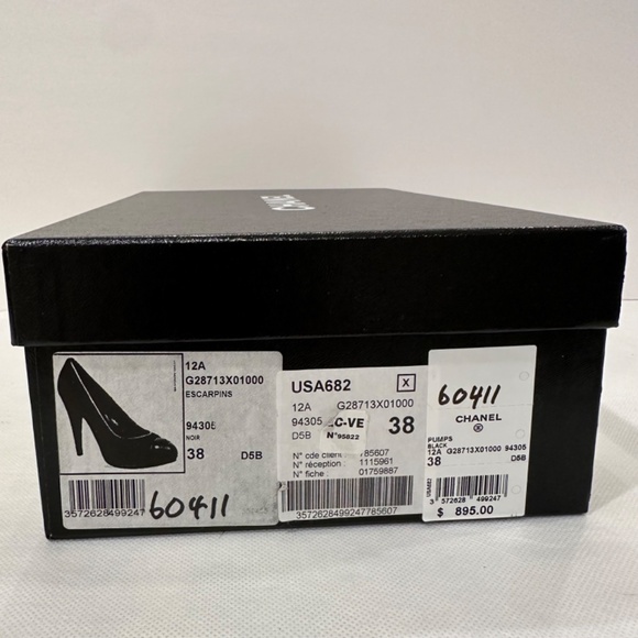 CHANEL ESCARPINS SIGNATURE BLACK QUILTED CAP TOE LEATHER HEELS IN BLACK - Picture 4 of 6